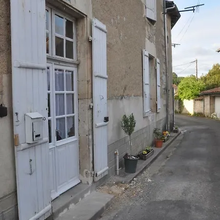 Holiday home Les Peches Champagne-Mouton